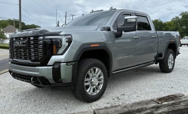 2025 GMC Sierra 4WD Crew Cab Long Box Denali Ultimate's photo