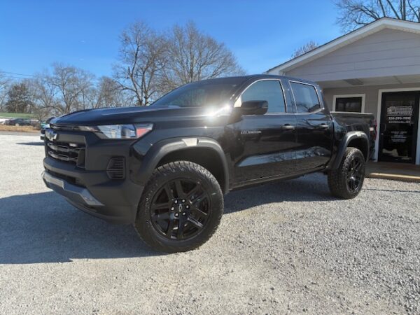 2023 Chevrolet Colorado 4WD Trail Boss Crew Cab Short Box's photo