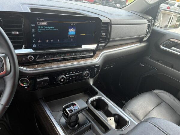2023 Chevrolet Silverado 1500 RST - Photo 4