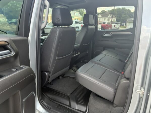 2023 Chevrolet Silverado 1500 RST - Photo 7